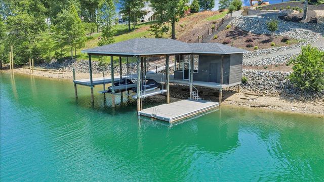 775 Compass Cove CIR, Moneta, VA 24121