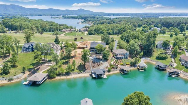 775 Compass Cove CIR, Moneta, VA 24121