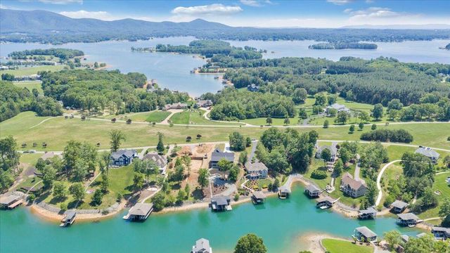 775 Compass Cove CIR, Moneta, VA 24121