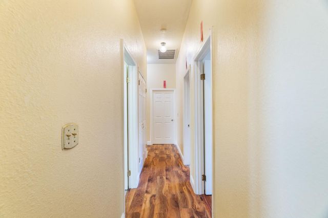 2721 Lock Ave, Sacramento, CA 95822