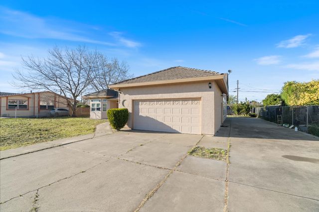 2721 Lock Ave, Sacramento, CA 95822