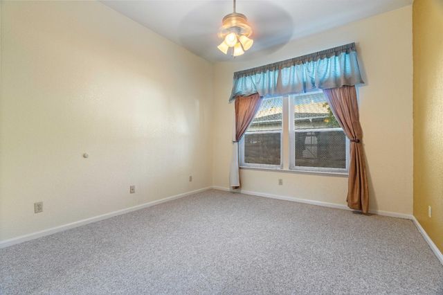 2721 Lock Ave, Sacramento, CA 95822