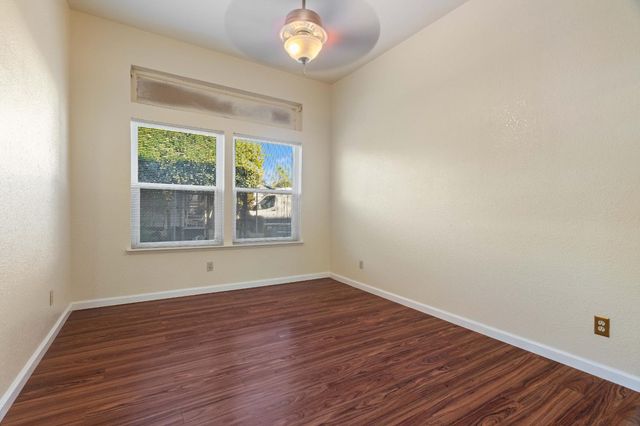 2721 Lock Ave, Sacramento, CA 95822