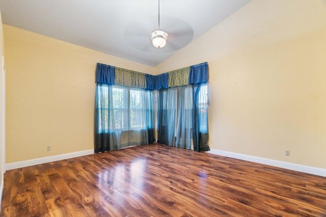 2721 Lock Ave, Sacramento, CA 95822