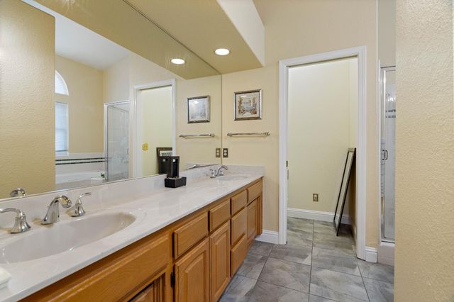 2721 Lock Ave, Sacramento, CA 95822