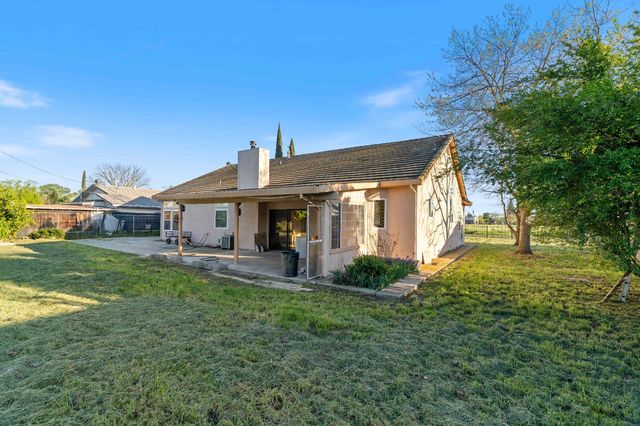 2721 Lock Ave, Sacramento, CA 95822