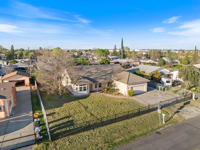 2721 Lock Ave, Sacramento, CA 95822