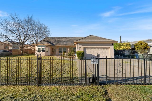 2721 Lock Ave, Sacramento, CA 95822