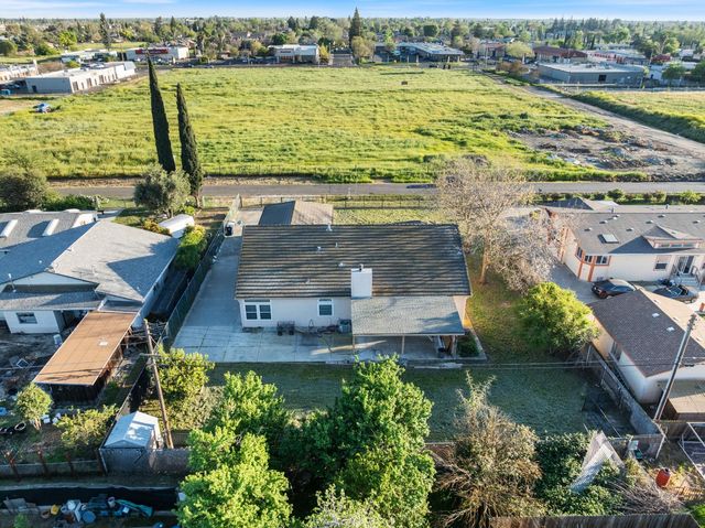 2721 Lock Ave, Sacramento, CA 95822