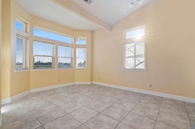 2721 Lock Ave, Sacramento, CA 95822