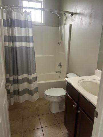 100 Mccowans Ferry Alley, Versailles, KY 40383