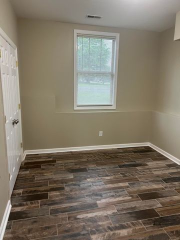 100 Mccowans Ferry Alley, Versailles, KY 40383