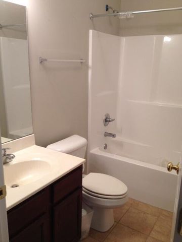100 Mccowans Ferry Alley, Versailles, KY 40383