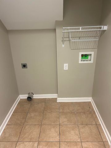 100 Mccowans Ferry Alley, Versailles, KY 40383