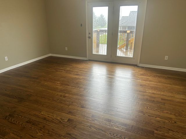 100 Mccowans Ferry Alley, Versailles, KY 40383