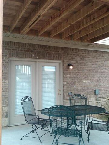 100 Mccowans Ferry Alley, Versailles, KY 40383