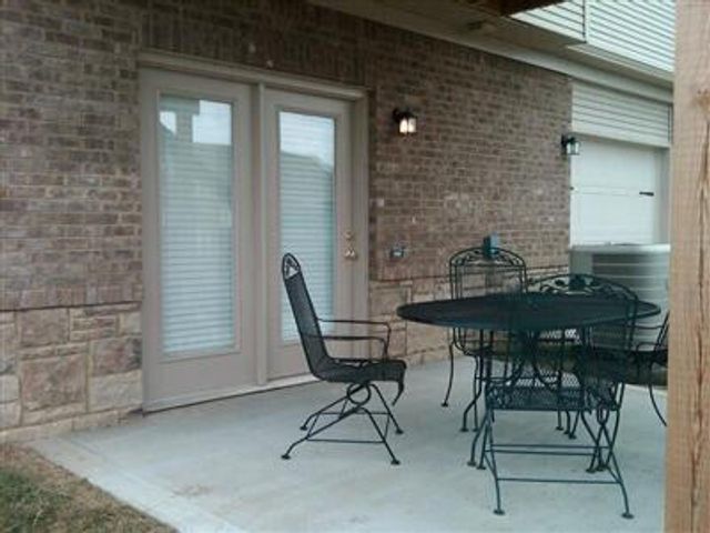 100 Mccowans Ferry Alley, Versailles, KY 40383