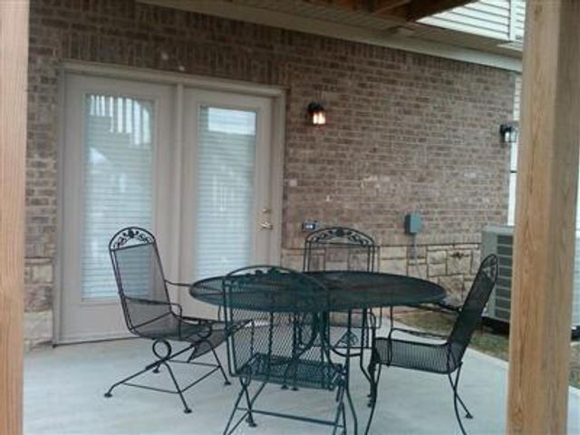 100 Mccowans Ferry Alley, Versailles, KY 40383