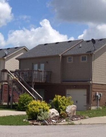 100 Mccowans Ferry Alley, Versailles, KY 40383