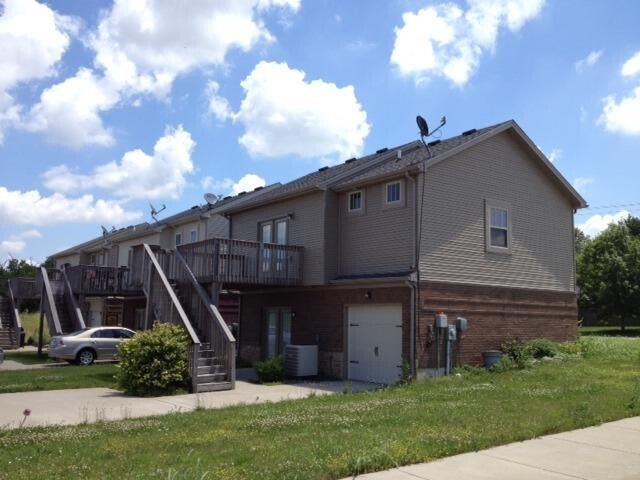 100 Mccowans Ferry Alley, Versailles, KY 40383
