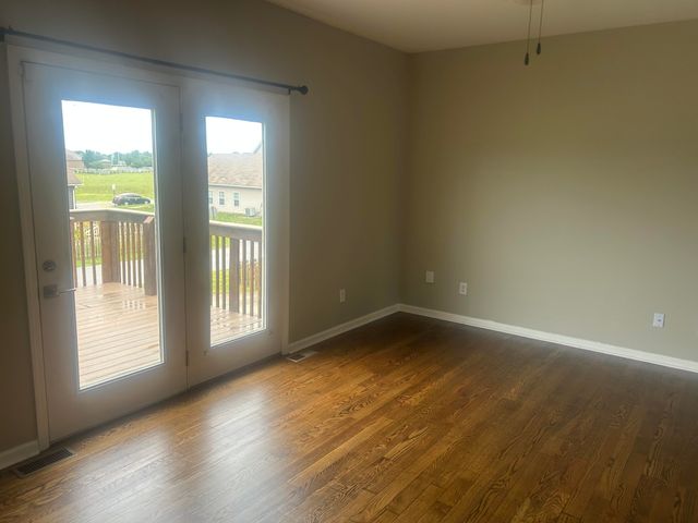 100 Mccowans Ferry Alley, Versailles, KY 40383