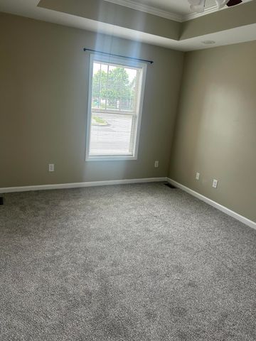 100 Mccowans Ferry Alley, Versailles, KY 40383