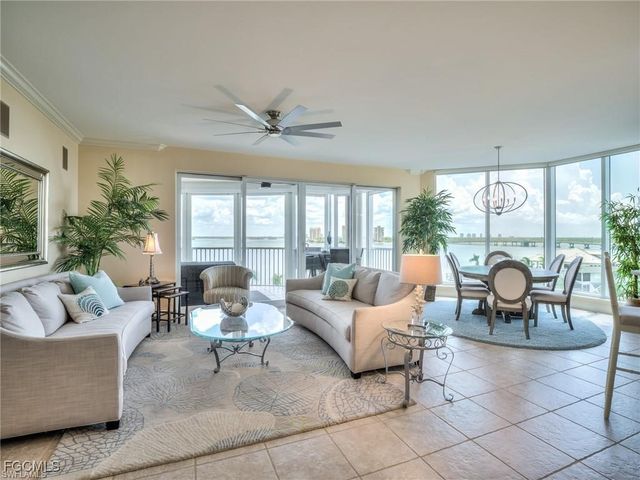 4137 Bay Beach LN 556, Fort Myers Beach, FL 33931