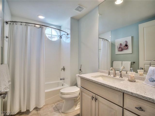 4137 Bay Beach LN 556, Fort Myers Beach, FL 33931