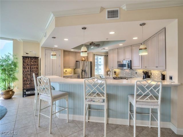 4137 Bay Beach LN 556, Fort Myers Beach, FL 33931