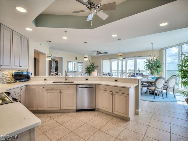 4137 Bay Beach LN 556, Fort Myers Beach, FL 33931