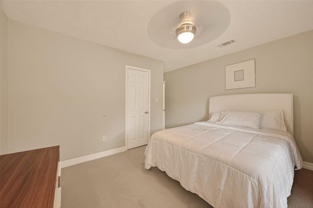 11102 Hillcroft Avenue, Houston, TX 77096