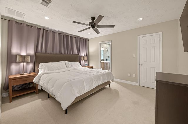 11102 Hillcroft Avenue, Houston, TX 77096