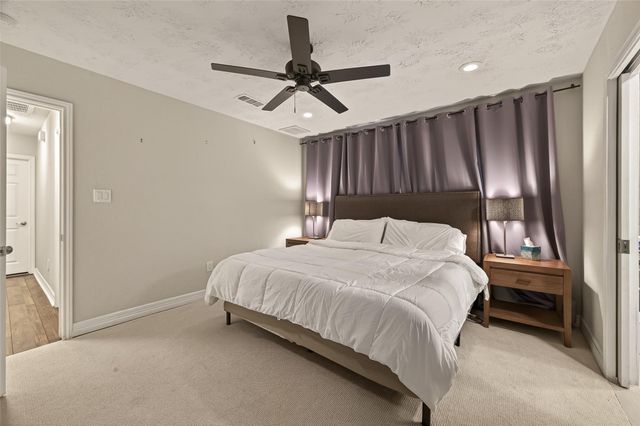 11102 Hillcroft Avenue, Houston, TX 77096