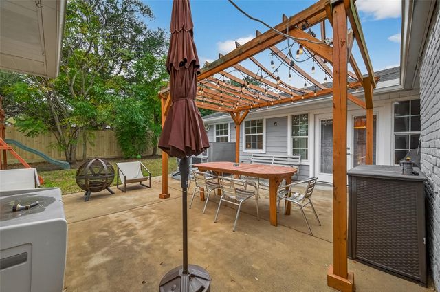 11102 Hillcroft Avenue, Houston, TX 77096