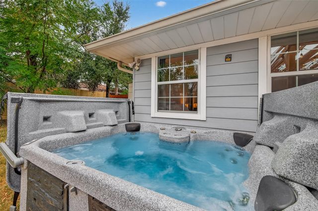 11102 Hillcroft Avenue, Houston, TX 77096