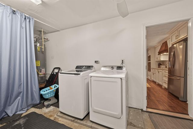 11102 Hillcroft Avenue, Houston, TX 77096