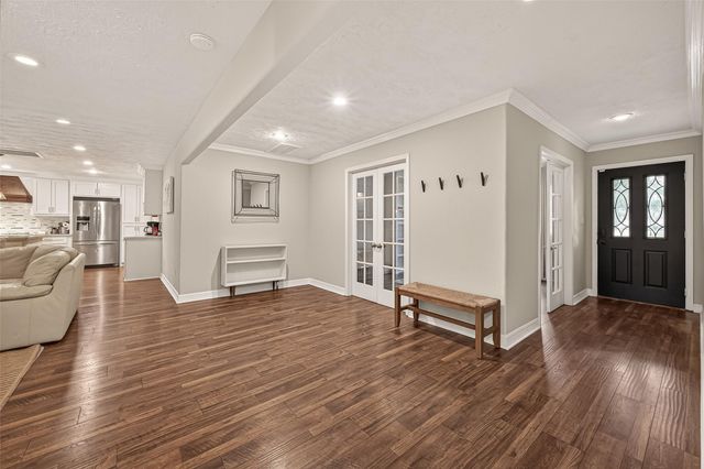 11102 Hillcroft Avenue, Houston, TX 77096