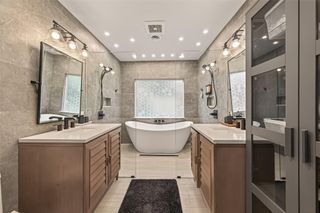 11102 Hillcroft Avenue, Houston, TX 77096