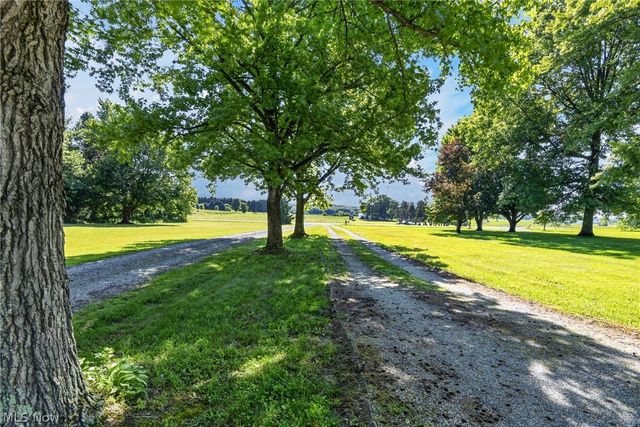 4179 Fairfield School Road, Leetonia, OH 44431