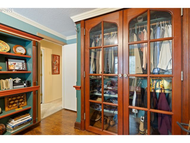 479 2ND St, Elkton, OR 97436