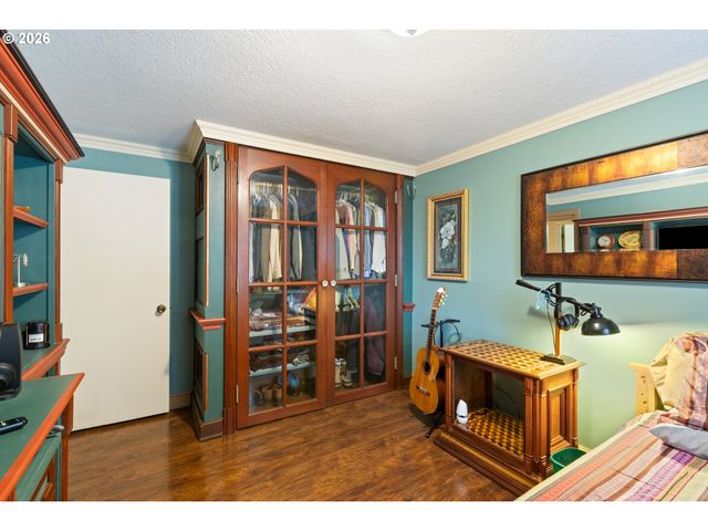 479 2ND St, Elkton, OR 97436