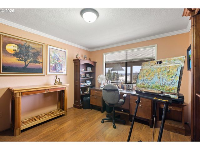 479 2ND St, Elkton, OR 97436