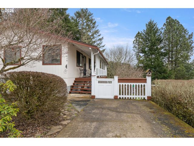 479 2ND St, Elkton, OR 97436