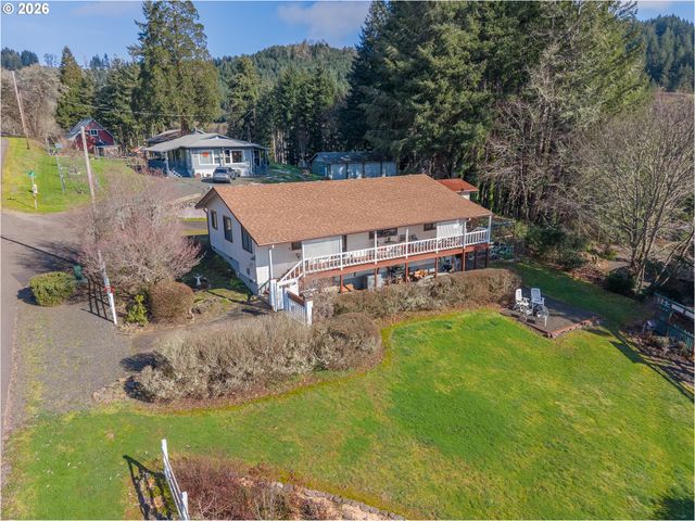 479 2ND St, Elkton, OR 97436