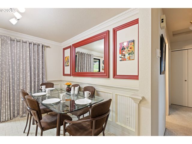 479 2ND St, Elkton, OR 97436