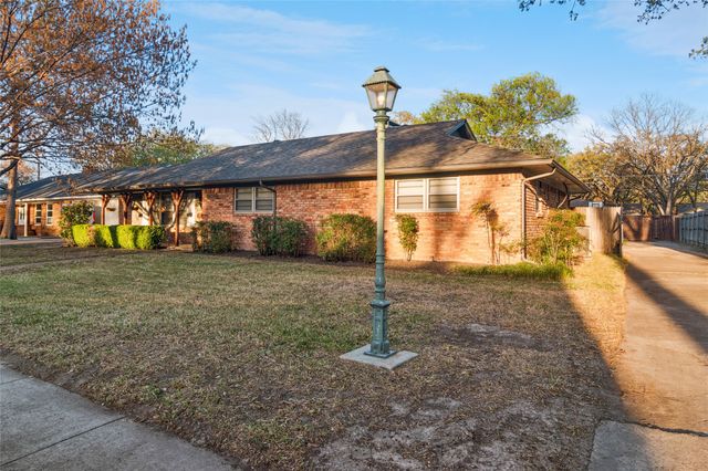 1626 Post Oak Drive, Irving, TX 75061
