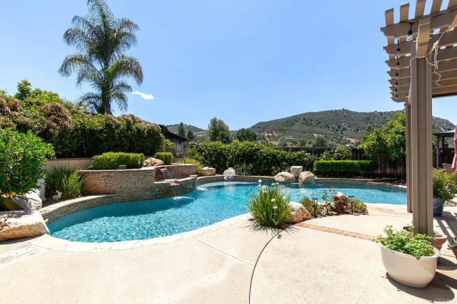 8866 Bridle Run, Alpine, CA 91901