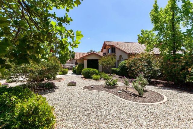 8866 Bridle Run, Alpine, CA 91901