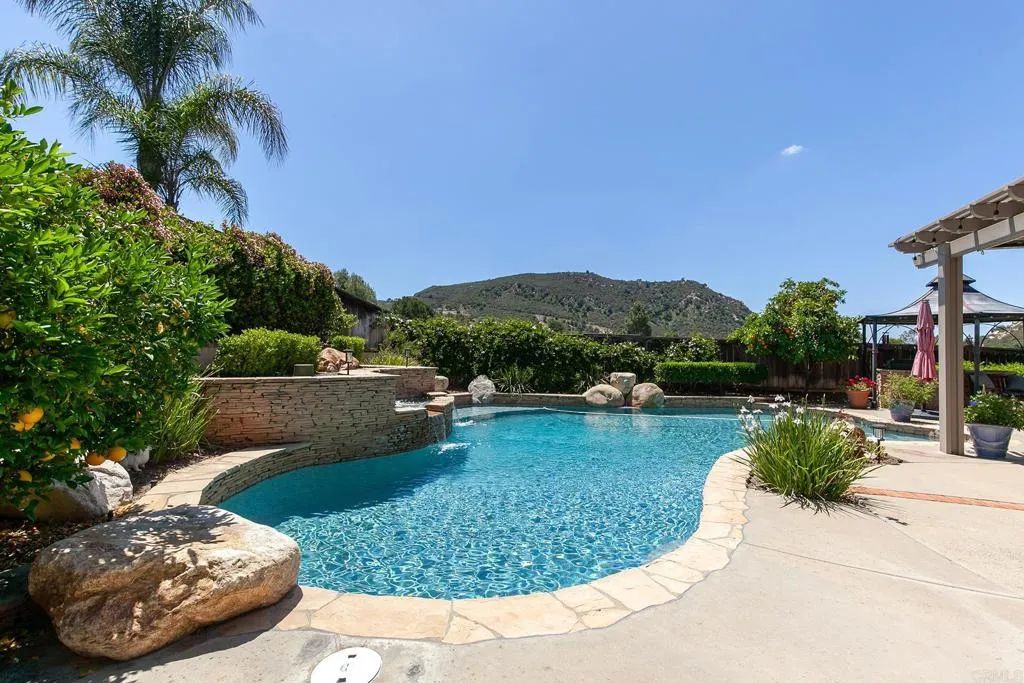 8866 Bridle Run, Alpine, CA 91901