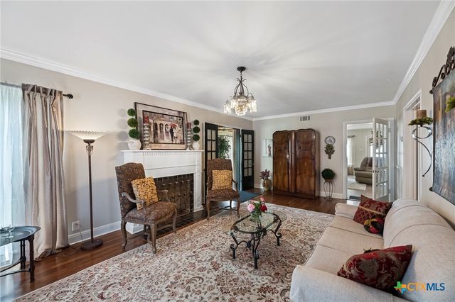 1001 N Adams Street, Beeville, TX 78102